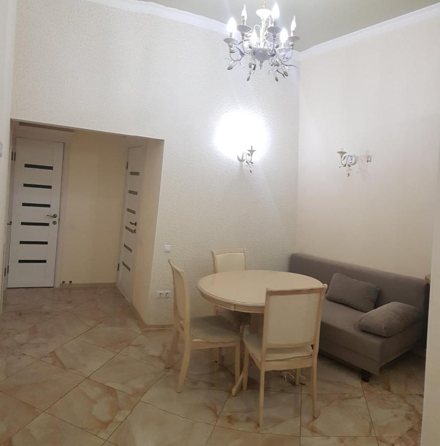 Vip Apartment Na Derebasovskoi Odessa Dış mekan fotoğraf