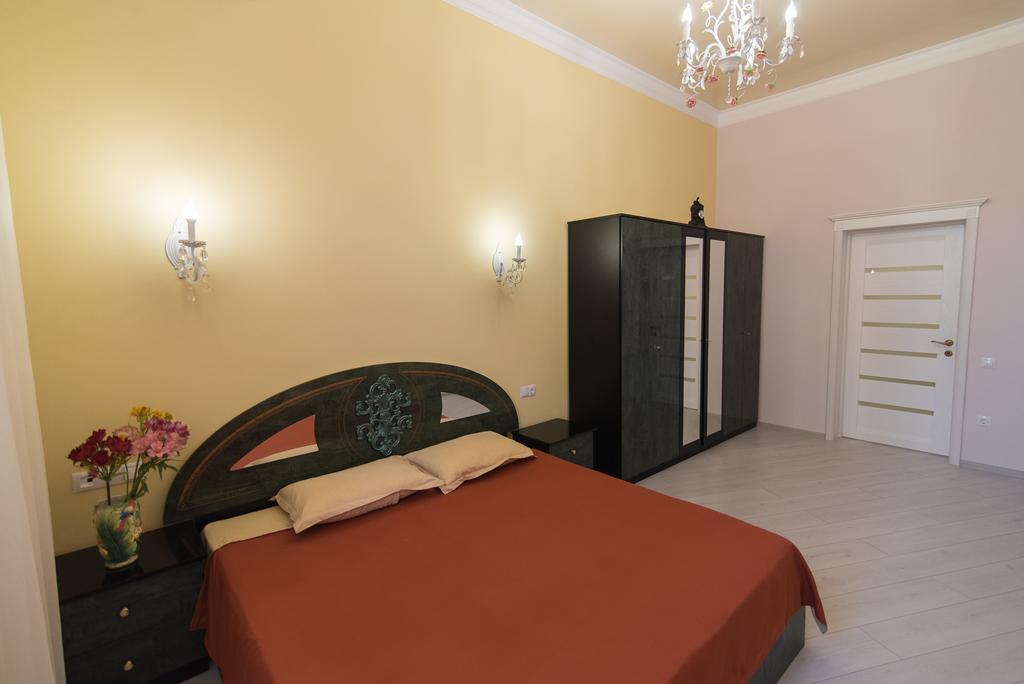 Vip Apartment Na Derebasovskoi Odessa Dış mekan fotoğraf