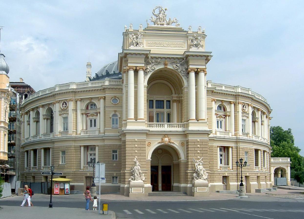 Vip Apartment Na Derebasovskoi Odessa Dış mekan fotoğraf